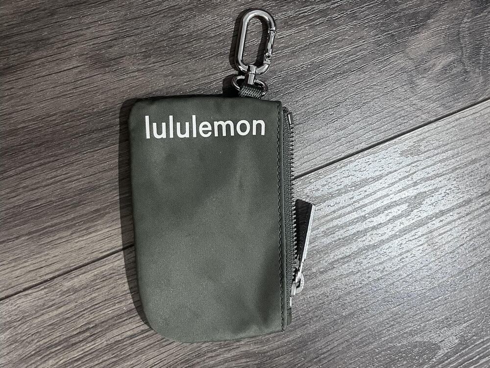 Lululemon Pouch Wallet Womens S Green Zip-Around Logo Zipper Strap Clip